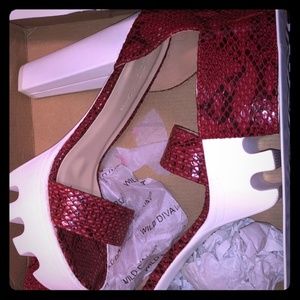 *Reposh* Red Snake skin platforms